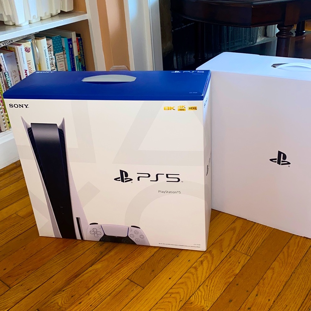 PlayStation 5 console brand new bought it on the last drop